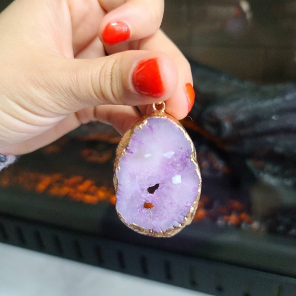 Gorgeous Quartz Druze Pendant - Picture 3 of 3